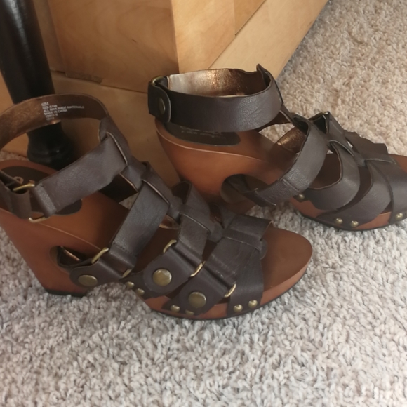 Sandals/shoes - Picture 4 of 7